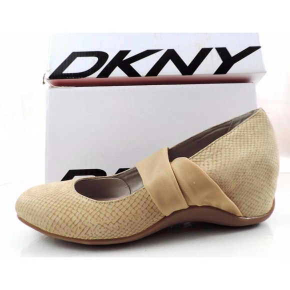 Women's Shoes DKNY Active Paula Mary Jane Wedge Walking Comfort Sand Size 9.5 - Picture 4 of 9